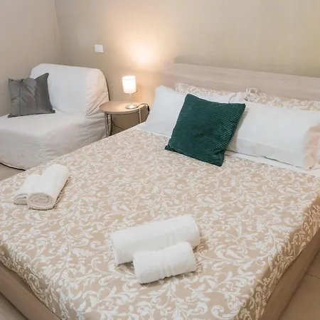 Sweet 3 Bedr - 3 Stops From Piramide Apartment Rome