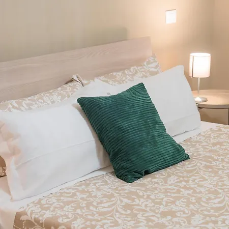 Sweet 3 Bedr - 3 Stops From Piramide *