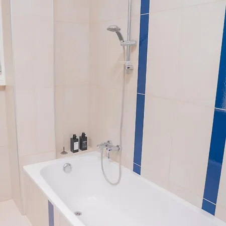 Sweet 3 Bedr - 3 Stops From Piramide Apartment Rome